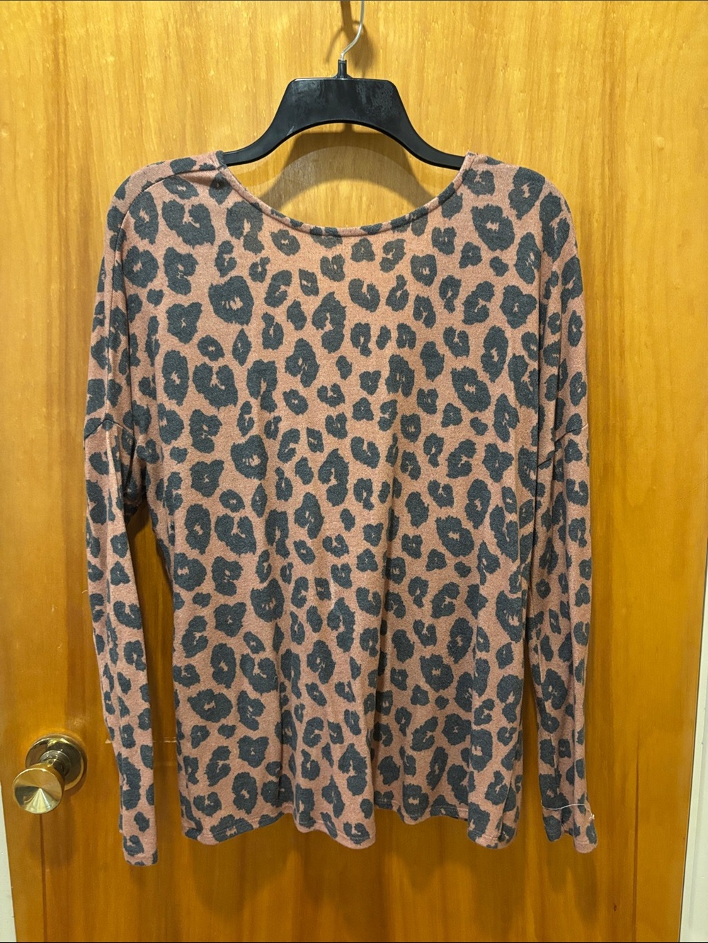 ⭐ 3 for $15
Miss Chievous Rose Leopard Print Long Sleeve Tee